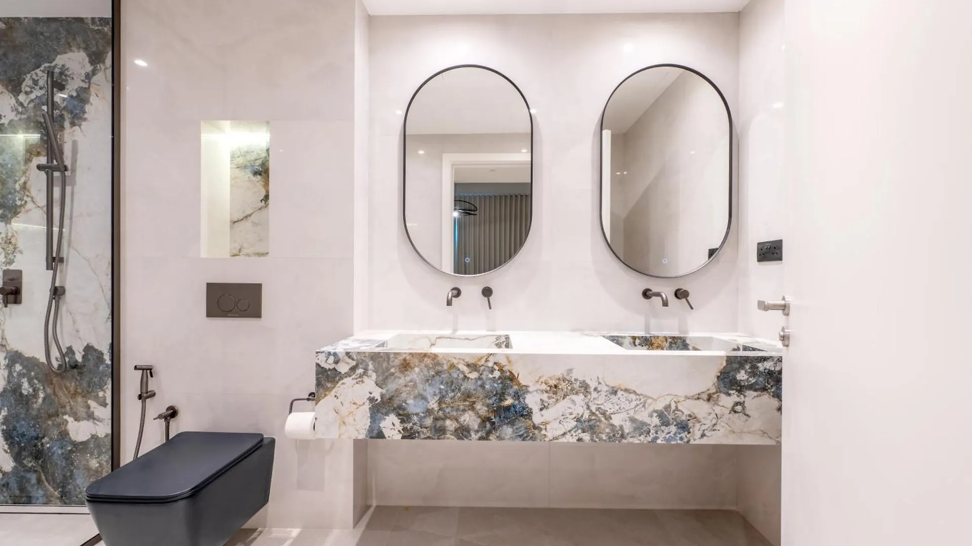 Luxury Coastal Escape - Bright 3Br Apt - La Vie Jbr Dubai Apartment